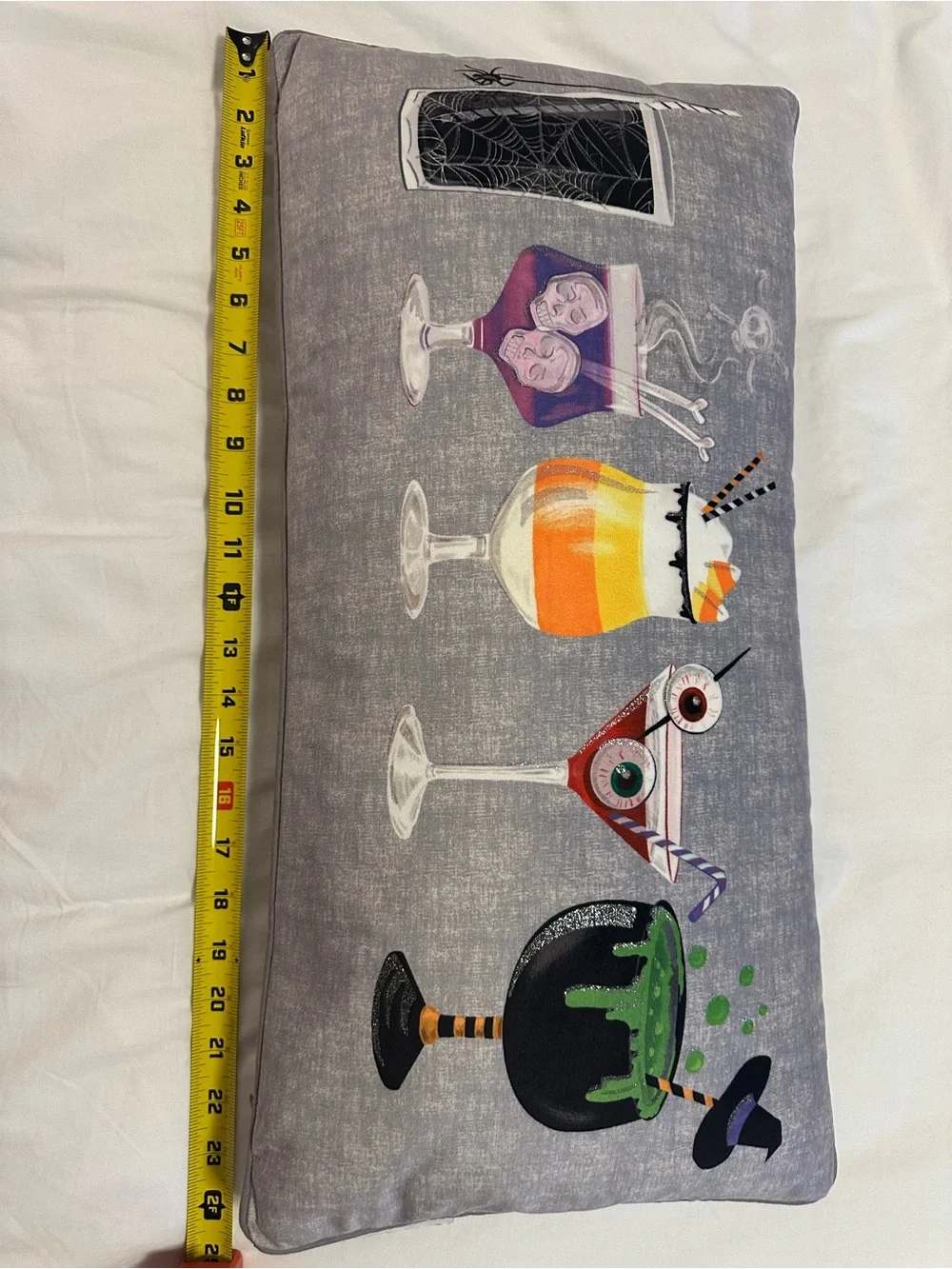 Halloween Cocktail Graphic pillow - Gray